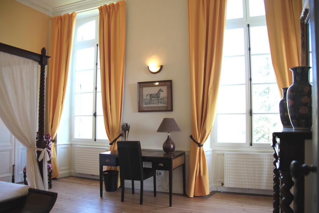 Bed and Breakfast Domaine De Lamassas Hautefage-la-Tour Pokoj fotografie