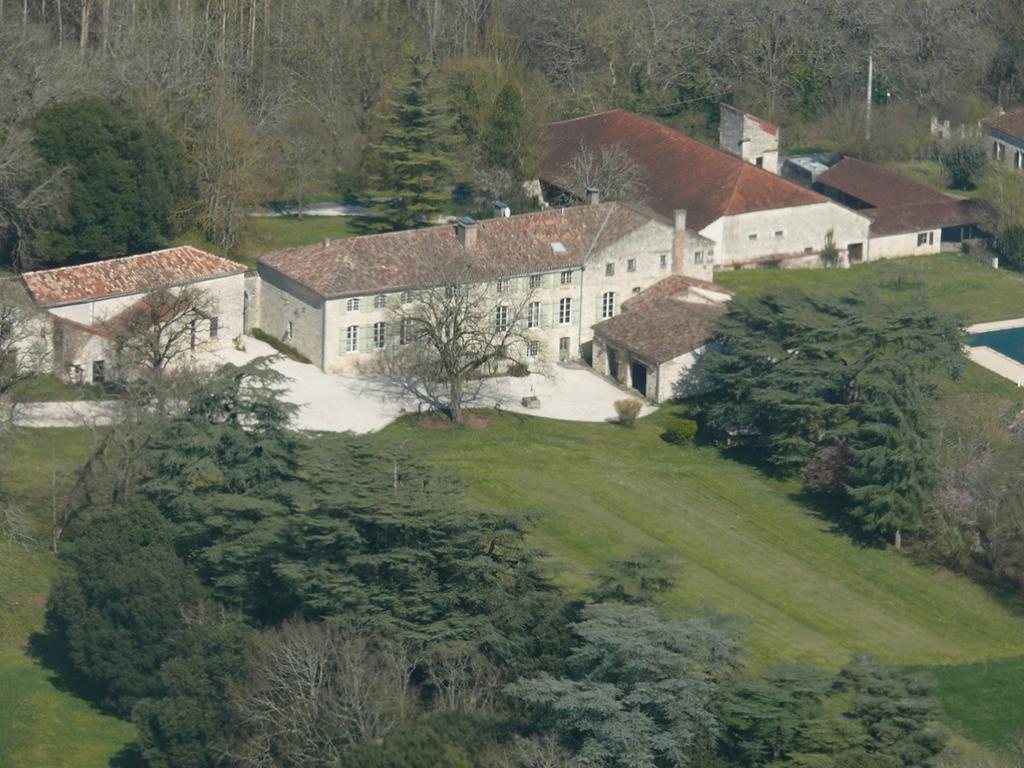 Bed and Breakfast Domaine De Lamassas Hautefage-la-Tour Exteriér fotografie